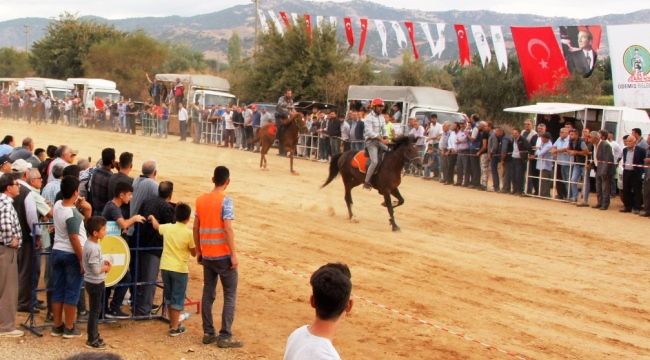 165 At Birincilik için rahvan koştu