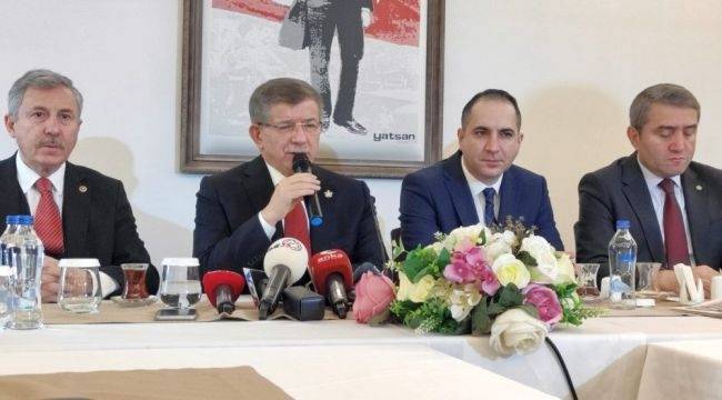 Ahmet Davutoğlu İzmir'de Basın Toplantısı Düzenledi