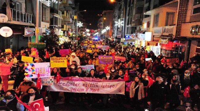 Balçovalı Kadınlar Hem İsyan Etti Hem de Halay Çekti