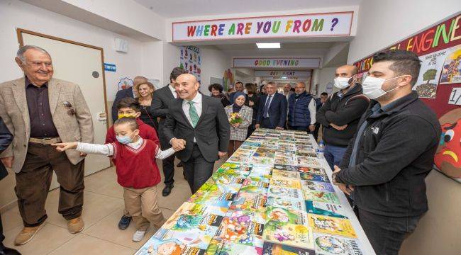 Başkan Soyer kütüphane açılışına katıldı