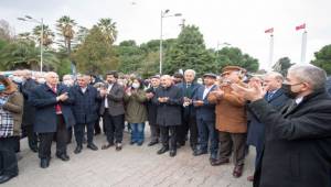 İzmir Sokak Hayvanlarını Yalnız Bırakmadı