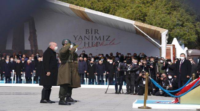 Rektör Budak Egeli Gençlerle Şehitlik Ziyaretinde Bulundu