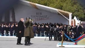 Rektör Budak Egeli Gençlerle Şehitlik Ziyaretinde Bulundu