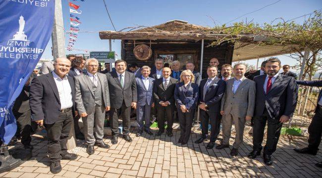 Atık tesisinde kurulan Hayat Ağacı Kütüphanesi