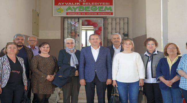 Ayvalık Belediyesi'nden yeni kütüphane