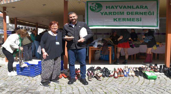 Foça Belediyesi sokak canları için kermes düzenledi