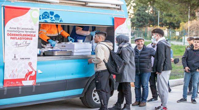 İzmir gençliğin başkenti olmaya bir adım daha yaklaştı