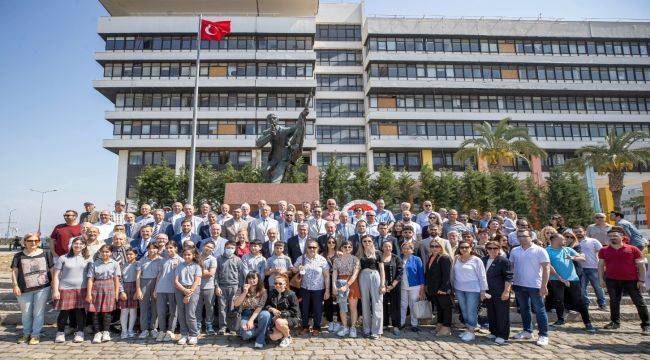 “İzmir ahde vefanın şehridir”