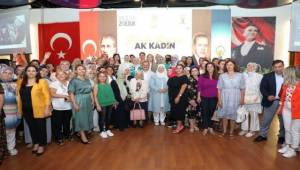 İzmir’de ‘AK Kadın Zirvesi’