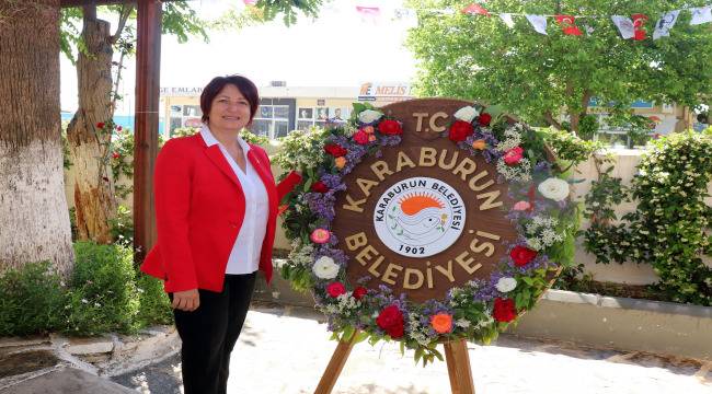 Karaburun Belediyesi üniversite adaylarının yanında