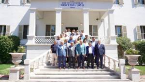 Tarım ve Orman Bakanı Prof. Dr. Vahit Kirişçi, Ege Üniversitesini ziyaret etti