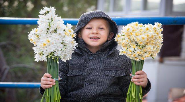 5. Karaburun Nergis Festivali Coşkuyla Kutlandı