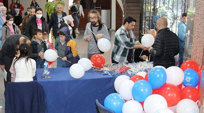 Aydın Büyükşehir Belediyesi Şehir Tiyatrosu Çocuklara Unutulmaz Bir Gün Yaşattı