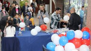 Aydın Büyükşehir Belediyesi Şehir Tiyatrosu Çocuklara Unutulmaz Bir Gün Yaşattı