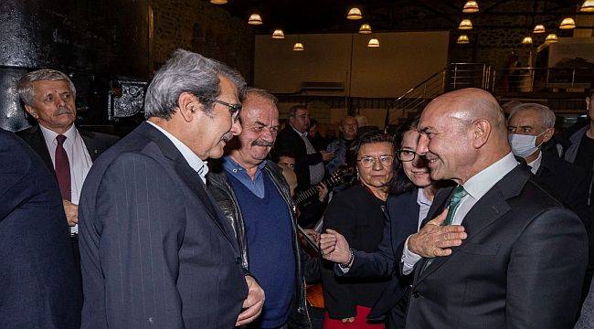 Başkan Soyer İzmir’in Eski Başkanlarına “Onur Kartı” Verdi