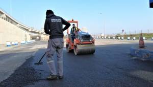 Bornova’da asfalt serimleri devam ediyor