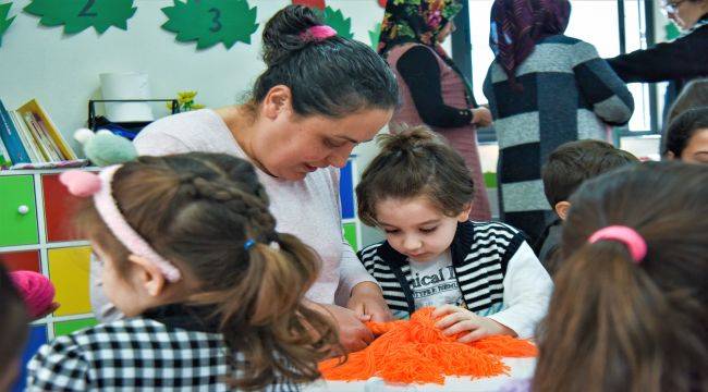 Çocuklar ve anneleri ahtapot atölyesinde buluştu