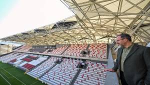 Bakan Kasapoğlu: Stad İzmir'e çok yakıştı!