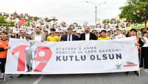 Çiğli 19 Mayıs’ı Ceylan Ertem Konseri ile kutladı