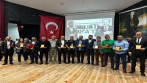 AK Partili Hakan Kalfaoğlu üstün başarı gösteren partililere teşekkür etti
