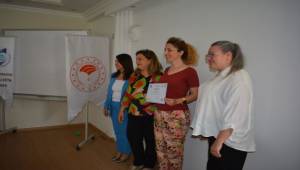 İzmir’in girişimci kadınları sertifikalarını aldı