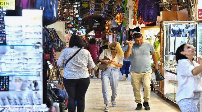 İzmir Büyükşehir Belediyesi’nden Kemeraltı Esnafına İngilizce Eğitimi