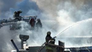 İzmir İtfaiyesinden yangına 6 dakikada müdahale 