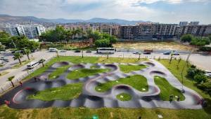 Karşıyaka’da heyecanın adresi PumpTrack Bisiklet Parkuru oldu