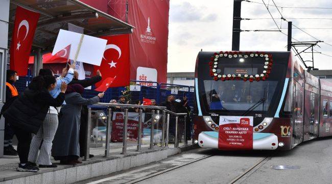 İzmir’in tramvay filosu büyüyor