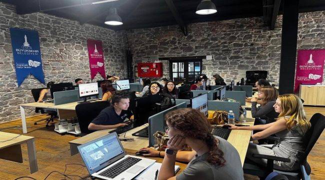 Büyükşehir’den Gençlere “Canva” Eğitimi