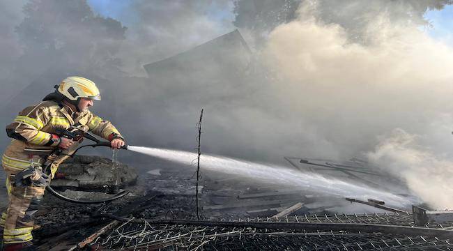 Bayraklı’daki yangın, itfaiyenin müdahalesiyle dakikalar içinde kontrol altına alındı