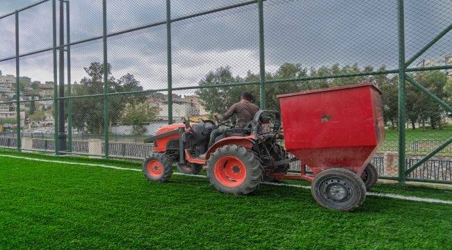 Büyükşehir'den gençlere beş yeni halı saha