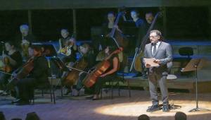 İzmir'de Ata'ya özlem notalarla yankılandı