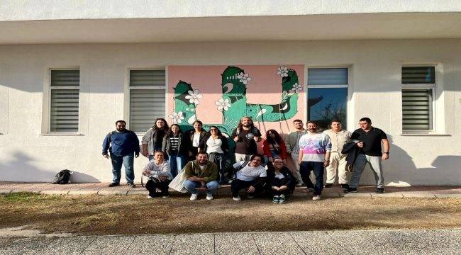 İzmir'de gençlere belediye çalışmaları hakkında eğitim