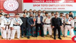 İzmir’in judocuları yenilgisiz şampiyon