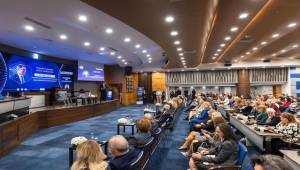 Başkan Tugay İZİKAD’ın MEDSPARC Uluslararası İş Zirvesi’ni açtı