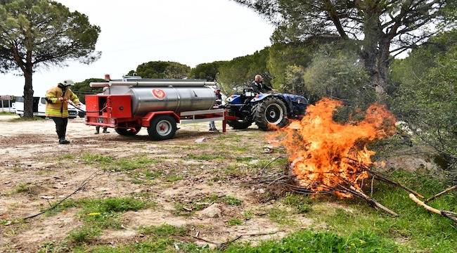 Büyükşehir'in köylere dağıttığı tankerler ormanları kurtarıyor