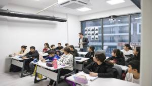 Çocuklara ders desteği, yetişkinlere mesleki gelişim fırsatı