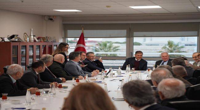 Başkan Tugay ve CHP İl Yönetiminden İAOSB’ye Ziyaret