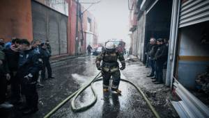 Buca’da depo yangını kısa sürede söndürüldü