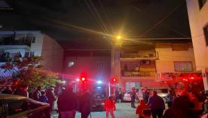 İzmir İtfaiyesi Buca'da yangına müdahale etti