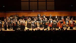İzmir Oda Orkestrası dünyaca ünlü sanatçılarla sahne aldı