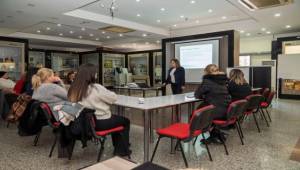 İzmirli yurttaşlar, rahim ağzı kanserine karşı bilinçleniyor