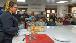 Meslek Fabrikası’nda sirke yapımının inceliklerini öğrendiler