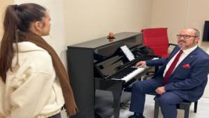 İzmir Büyükşehir Belediyesi gençlerin sanat yolculuğunu destekliyor