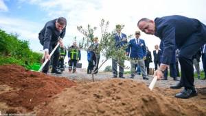 “Bu güzel adada ve bu güzel şehirde bulunmak bizler için büyük bir mutluluk”