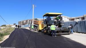 Çeşme’nin yolları yaza hazırlanıyor