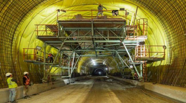 Başkan Tugay: 1 milyar doları bulan kredi 2 senedir imza bekliyor