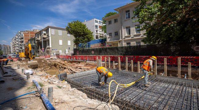 İzmir’de 3 milyar liralık alt yapı dönüşümü sürüyor