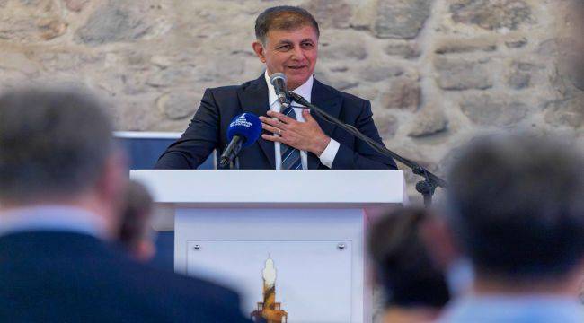 İzmir sahneye çıkıyor